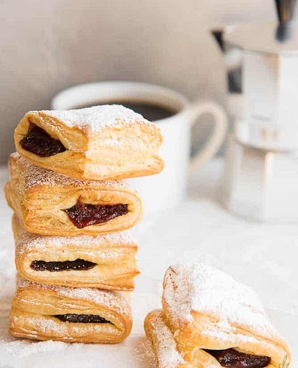 Pastelillos de Guayaba (Guava Turnovers)