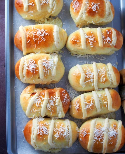 Coconut Buns with Milky Sweet Coconut Filling