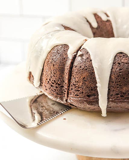 Melted Ice Cream Bundt Cake w/Vanilla Glaze