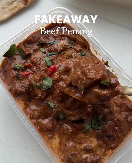 Slow cooker beef Penang style curry