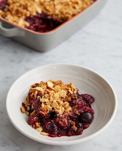 Frozen fruit & almond crumble