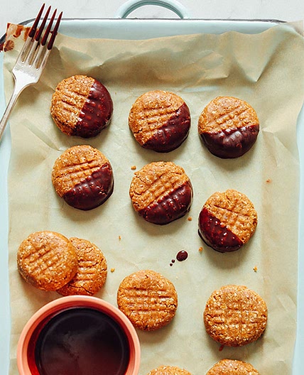 3-Ingredient No-Bake Peanut Butter Cookies