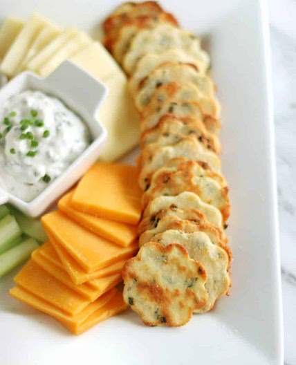 Keto Sour Cream and Chive Crackers