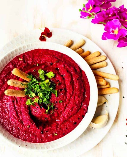 Beetroot hummus in 5 minutes