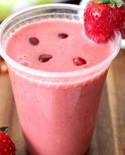 Pomegranate Strawberry Smoothie Recipe!