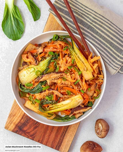 Asian Mushroom Noodles Stir Fry