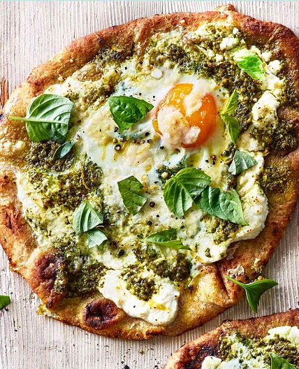 Breakfast Naan Pizza