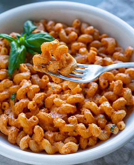 Roasted Red Pepper and Sun-Dried Tomato Pasta