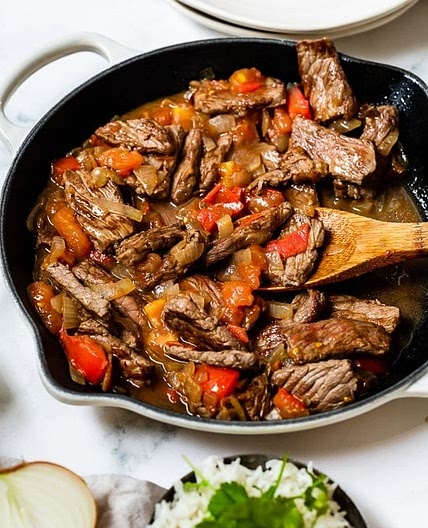 Colombian Carne Bistec - Colombian Steak with Onions and Tomatoes