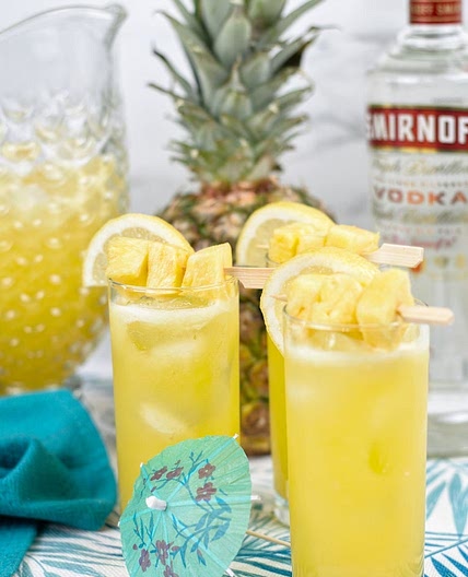 Boozy Pineapple Lemonade