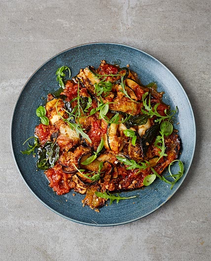 Aubergine parmigiana with crispy breadcrumbs