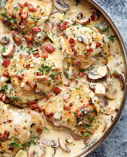 Creamy Baked Chicken Thighs with Mushrooms & Bacon