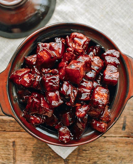 Shanghai-Style Braised Pork Belly (Hong Shao Rou)