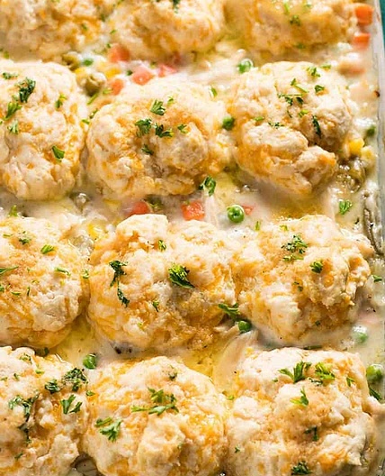 Cheddar Biscuit Chicken Pot Pie Casserole