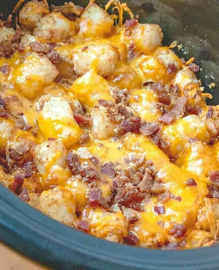 CROCK POT CHICKEN TATER TOT CASSEROLE