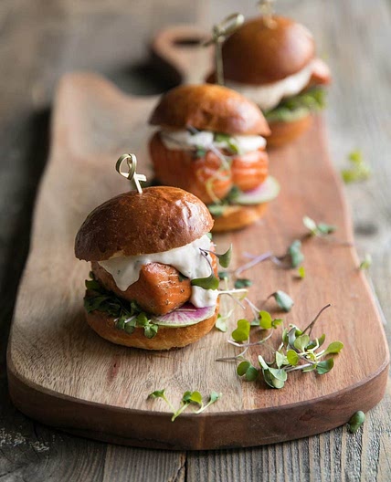 Salmon Sliders Recipe with Garlic Lemon Aioli