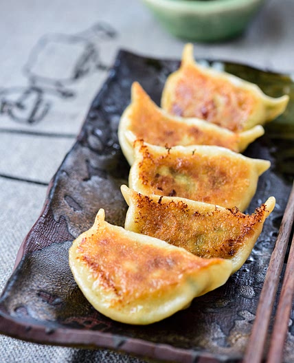 Shrimp dumplings (saeu mandu)