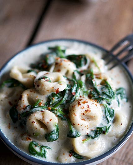 Tortellini in Spinat-Knoblauch-Rahm