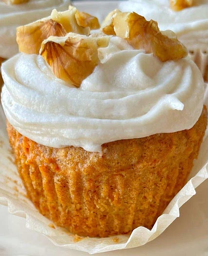 Vegan Carrot Cake Cupcakes with Easy Cream Cheese Frosting