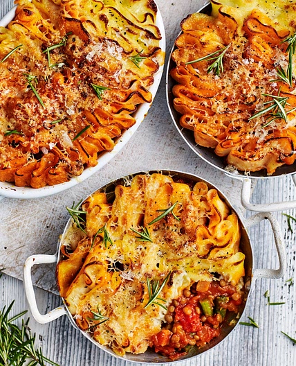 Vegetable and lentil pot pies