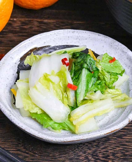 Japanese Napa Cabbage Pickles (Hakusai no Asazuke)