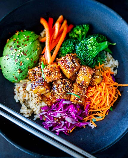 Crispy Sesame Tempeh Bowl