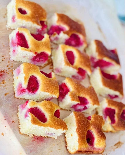 Coconut and Raspberry Cake