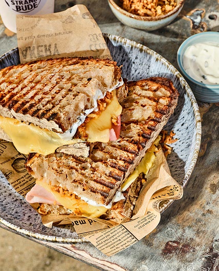 Küsten-Toast mit Schinken und Käse