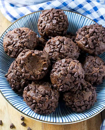 No-Bake Brownie Protein Bites