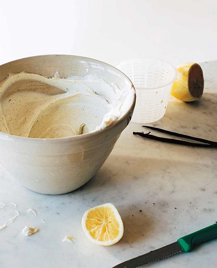 Sweet Whipped Ricotta Cream