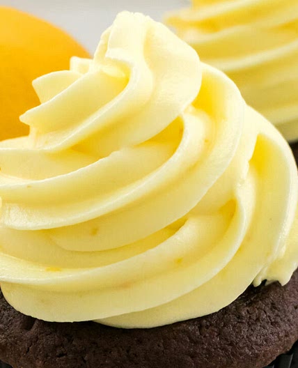 The Best Lemon Cream Cheese Frosting