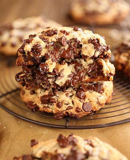 Ultimate Bakery Style Chocolate Chip Cookies
