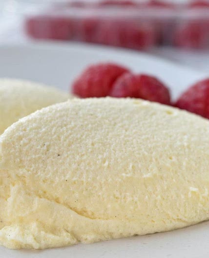 süsses Tobleronemousse, hell