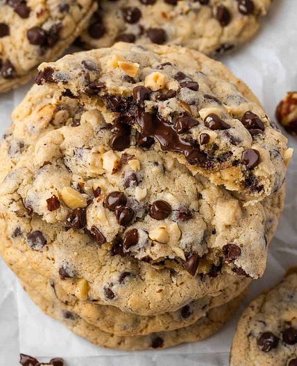 Nutella Stuffed Chocolate Chip Cookies