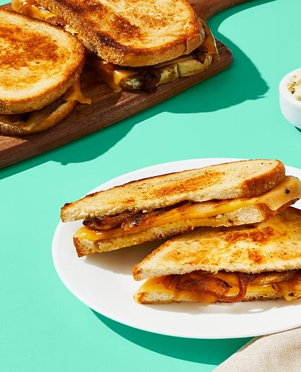 French Onion Grilled Cheese with Gouda Enjoy your favorite soup flavors in a sandwich. | 4 Servings
