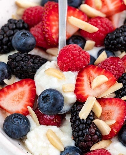 Berry Cottage Cheese Breakfast Bowl