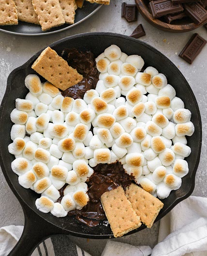 The Best S'mores Skillet Dip