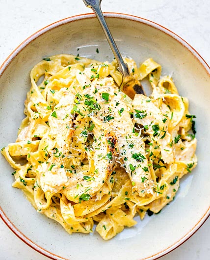 Chicken Alfredo - Creamy Chicken Pasta