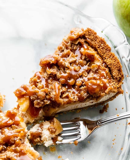 Caramel Apple Cheesecake Pie