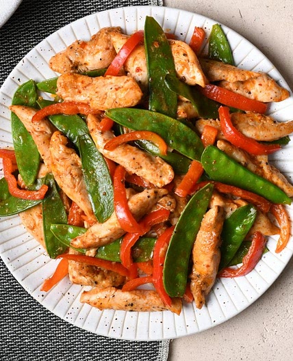 Stir-fried Pepper Chicken with Mange-Tout by Ken Hom