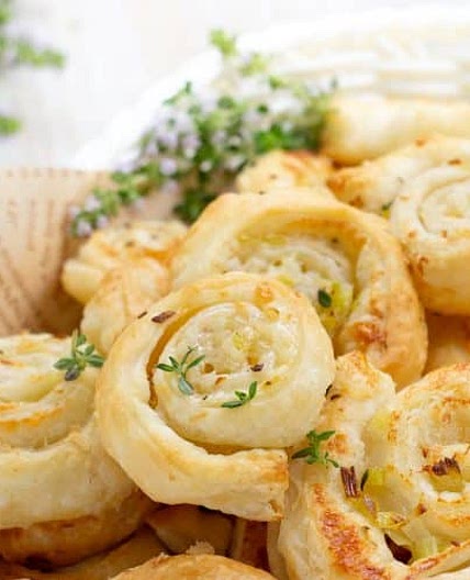 Tender Garlic Puff Pastry Pinwheels