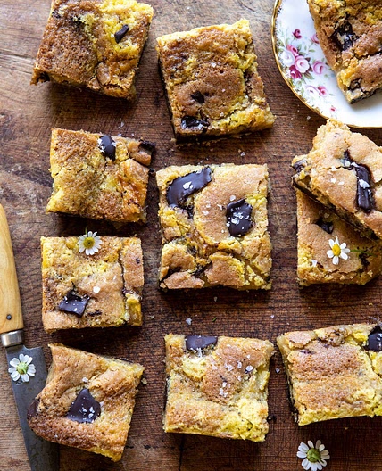 Crème Fraîche Chocolate Chunk Cookie Bars