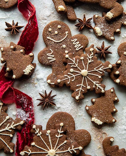 Chai Gingerbread Cookies