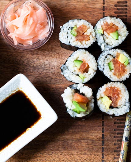 Easy Vegan Sushi with Tomato Spicy Tuna