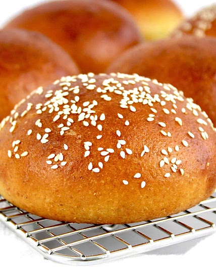 Homemade Keto Buns (Fluffy and Chewy)