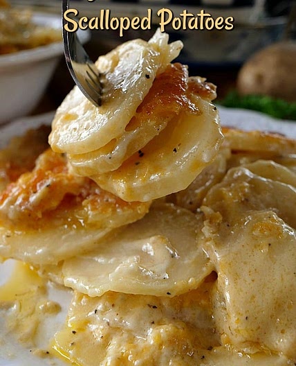 Cheesy Garlic Scalloped Potatoes