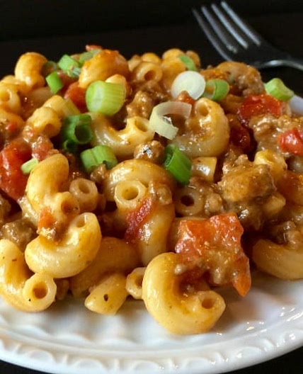 Skinny One Pot Cheeseburger Pasta Skillet