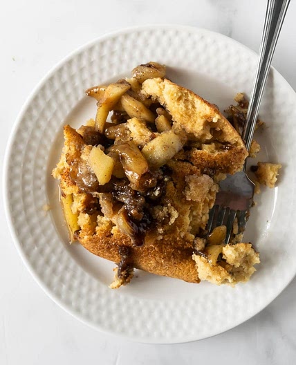 Baked Apple Cinnamon Pancake Skillet