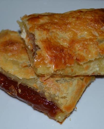 Pastelitos De Guayaba Y Queso (Guava and Cheese Puff Pastries)