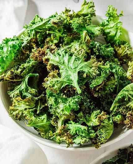 10 Minute Air Fryer Kale Chips